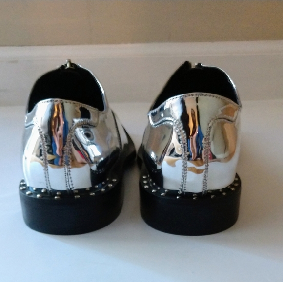 Design Lab Silver Loafers Women's 6 - Picture 2 of 7